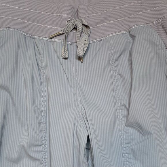 Lululemon Dance Studio Mid-Rise Joggers Pants Chambray Light Blue Sz 4 W5GGZS - Picture 4 of 7